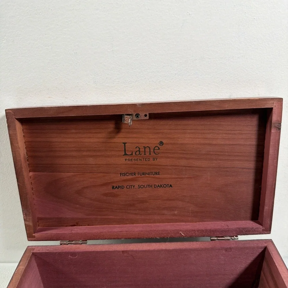 Vtg‎ Miniature Lane Cedar Chest Jewelry Trinket Box 9x5x3.5 NO Key North Dakota